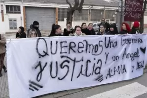 Sallent, el pueblo donde todos saban del bullying que sufran las gemelas, pero nadie lo denunci
