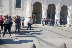 Trabajadores de una cooperativa piden becas en la Municipalidad