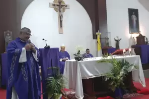 Asumi el Padre Vizcarra en la parroquia Espritu Santo