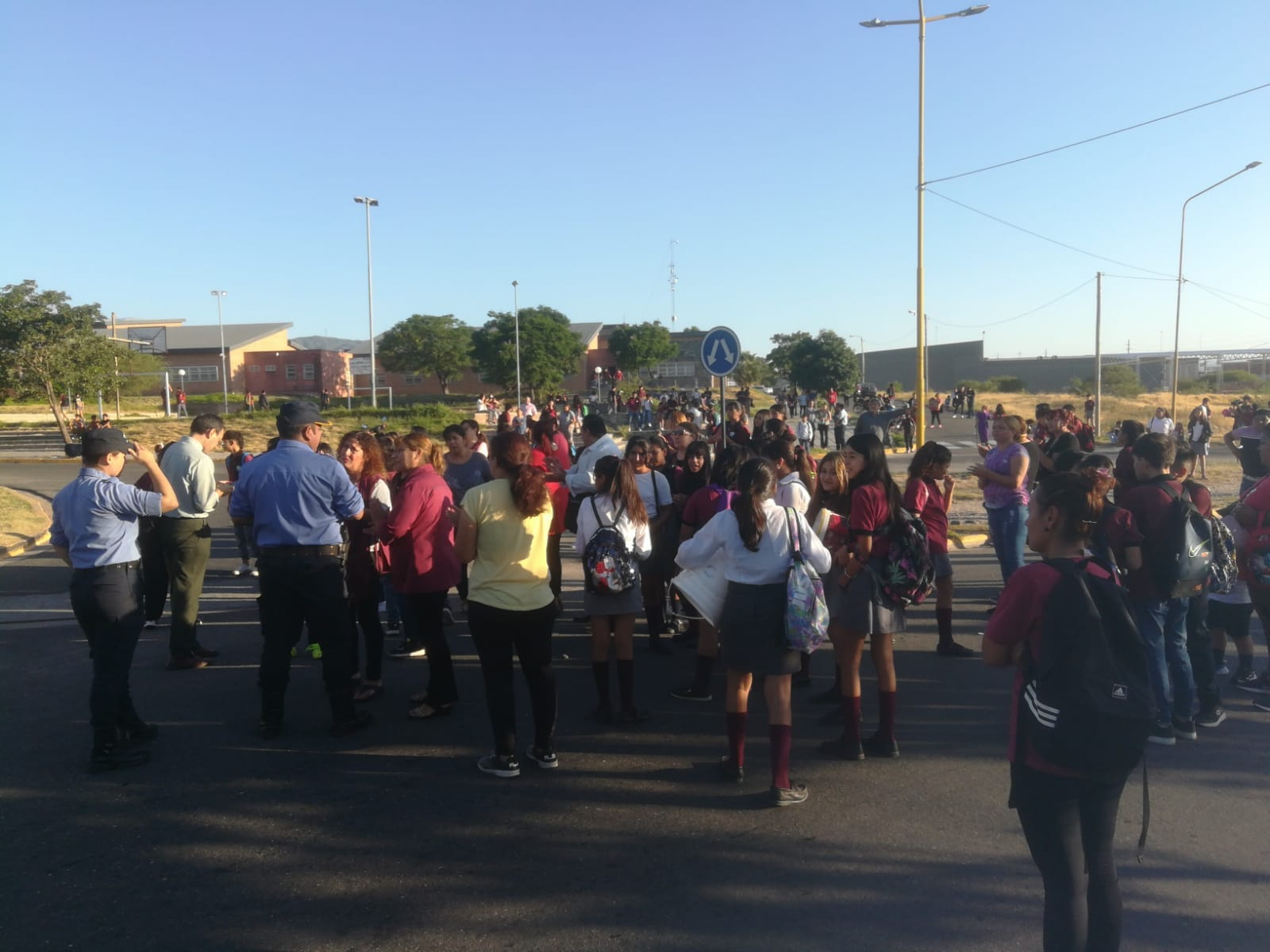 La protesta por el mal estado de las escuelas suma tres manifestaciones ...