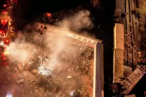 Tragedia en Grecia: chocaron dos trenes y reportaron al menos 32 muertos y 85 heridos