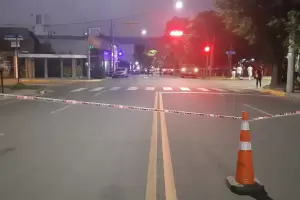 Dos polic�as terminaron hospitalizados, tras chocar mientras persegu�an a delincuentes