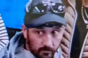 Terror en un aeropuerto de EEUU: detuvieron a un hombre que intent subirse al avin con explosivos