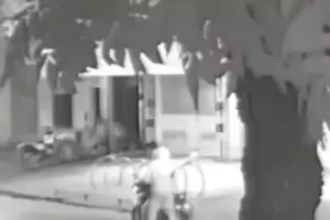 El tirador que amanez a Messi en Rosario actu con capucha, barbijo y guantes