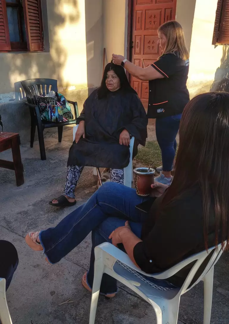 Fray Mamerto Esquiú lanzó un programa de cortes de cabello a domicilio