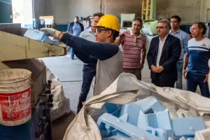 El Gobernador visit la planta de reciclaje en El Pantanillo