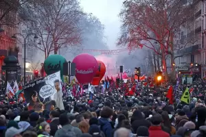 Francia se prepara para una masiva jornada de huelgas contra la reforma de pensiones