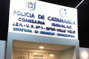Un polica estuvo cautivo varias horas, hasta que logr romper una ventana y escapar