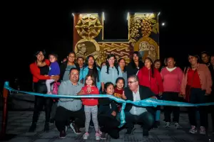 Jalil particip de actividades por el Da de la Mujer e inaugur plaza El Encuentro