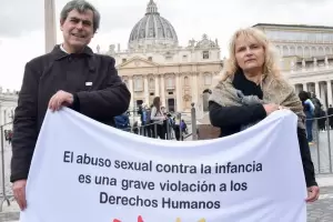 Los 10 aos de Francisco: en vsperas del aniversario una inesperada visita incomoda a Bergoglio