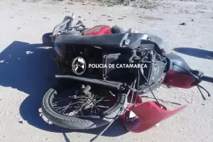 Motociclista derrap y sufri lesiones