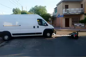 Joven motociclista fue impactada por una furgoneta