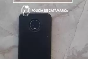 Recuperan un celular y aprehenden a dos arrebatadores