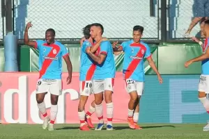 Arsenal venci 2-0 a Tigre y sali del fondo del campeonato