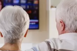 Jubilados y pensionados del PAMI tendrn descuentos en televisores: Cmo obtener el beneficio?
