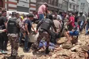 Drama en Ecuador y Per: crece la cifra de muertos por el devastador sismo