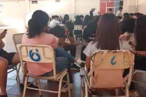 Sentada en la "Juan Chelemn": "Hasta que no veamos hechos concretos, no vamos a parar"