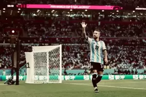 La reaccin del Papu Gmez a la foto de los campeones en la que ya no est y da que hablar