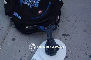 Dos adolescentes llevaban droga en su mochila