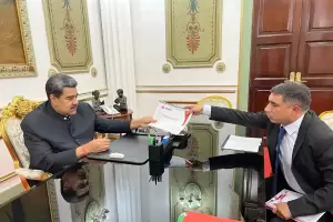 Maduro les cede el control del petr�leo de Venezuela a los militares chavistas