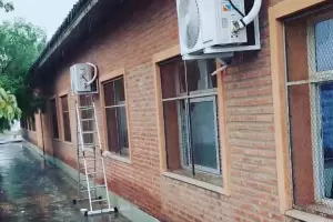 Instalaron aires acondicionados en una escuela en Recreo