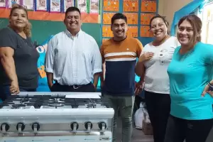 Entregaron elementos de cocina y heladera nuevos a escuelas en Santa Rosa