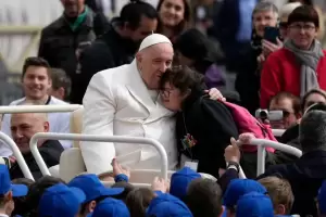 El mensaje del Papa en medio de su internacin: Estoy conmovido por los mensajes y las oraciones