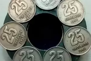 Piden hasta 40 dlares por monedas argentinas de 25 centavos: Cmo reconocerlas y cul es su verdadero valor