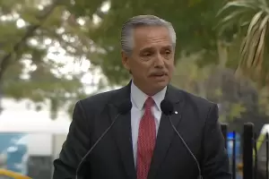 Alberto Fernndez: "Vamos a recuperar nuestras Malvinas por la va pacfica"