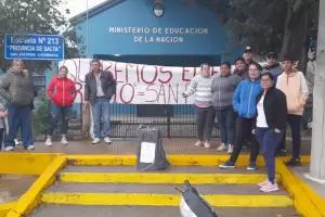 En Santa Rosa, padres otra vez cortaron Ruta n 30 en reclamo por el edificio propio