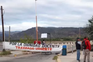 Sigue la protesta en Santa Mara: docentes de la Escuela Municipal vuelven al corte de ruta