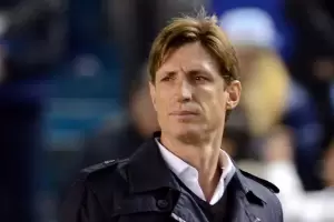 En medio de los rumores que lo acercan a Boca, Facundo Sava fue agredido en Paraguay