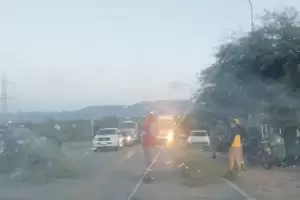 Trabajadores de CAMYEN cortan ruta en el ingreso a Andalgal