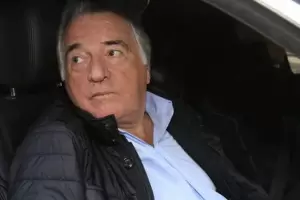 Denunciaron a Luis Barrionuevo por desviar 3 millones de dlares de una obra social