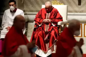 Francisco no asistir al Va Crucis en el Coliseo de Roma para preservar su salud