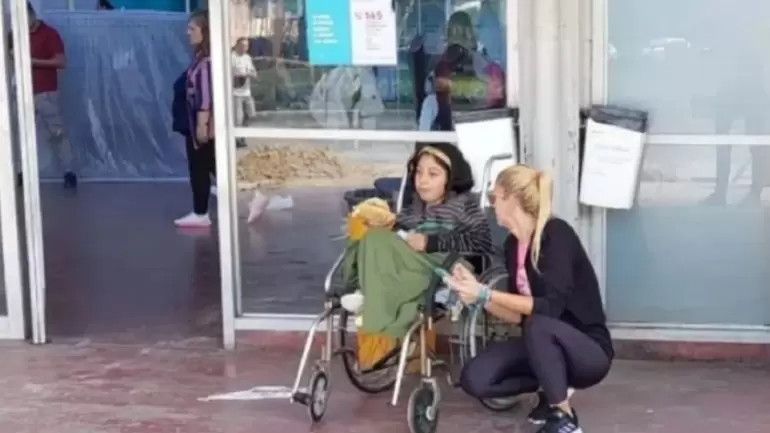 joven con discapacidad abandonada