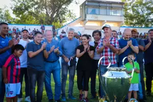Mejoras en la cancha de la Liga Chacarera: Inauguraron un nuevo sistema de riego