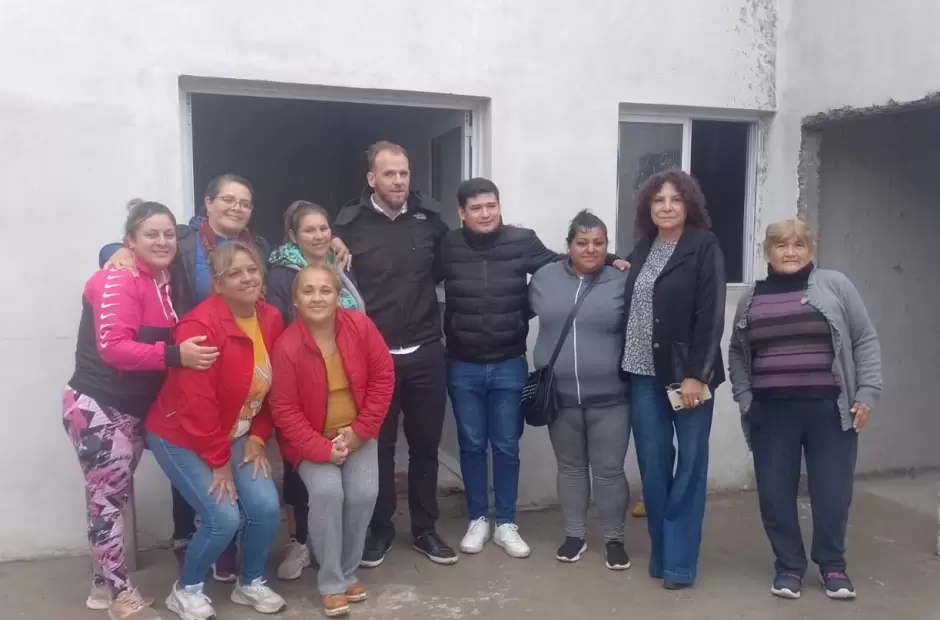 Lucas Caminada y los padres de la Esc. Secundaria n 87