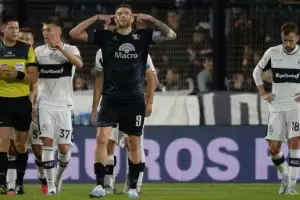 Con doblete de Vegetti, Belgrano pudo con Gimnasia y sigue subiendo