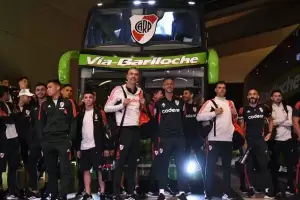 Los hinchas recibieron a River en Rosario, pero la reaccin de un futbolista no les gust