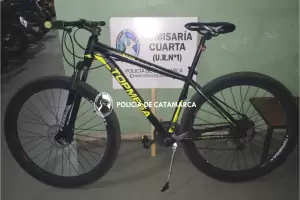 Dejaron abandonada una bicicleta en el dique El Jumeal y la Polica la incaut