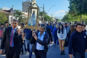 Universitarios peregrinaron para honrar a la Madre Morena