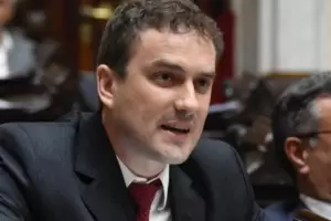 Monti dijo que los empleados pblicos provinciales tuvieron una prdida del 27% en sus salarios