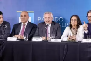 Tras anunciar que no ser candidato, Alberto Fernndez encabez la cumbre del PJ