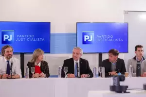 Tras el anuncio de Alberto Fernndez, el PJ nacional convoc a un congreso para el 16 de mayo