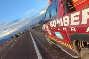 Domingo accidentado: Vehculos volcaron en la Quebrada de Moreira y en la Ruta N60