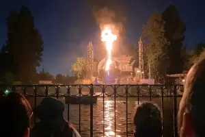 Una de las atracciones de Disney se incendi en pleno show y el parque tuvo que ser evacuado