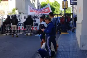 Con una ruidosa protesta, el tribunal escuch a ms testigos en el debate