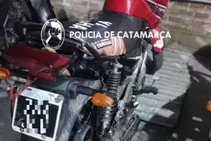 Arrestaron a un joven y le secuestraron la motocicleta en el norte de la ciudad Capital