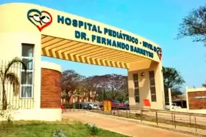 Una nena denunci que su maestro le ofreci ayuda con la tarea y la viol en el aula